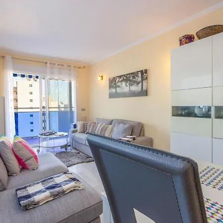 Apartment 2 Bedroom Beautiful In