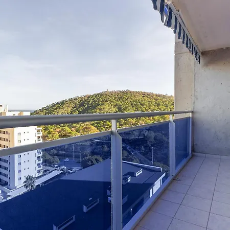 2 Bedroom Beautiful In Apartment *